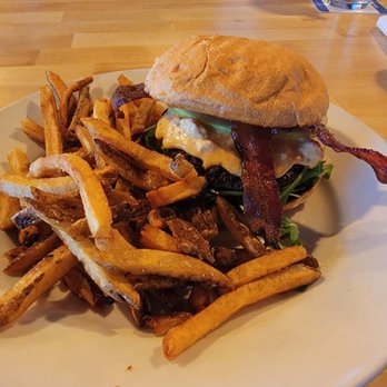 Novo Dolce - Burger of the day, apple bacon burger - Gastropubs Near Me - Bowling Green, Kentucky Novo Dolce - Burger of the day, apple bacon burger - Gastropubs Near Me - Bowling Green, Kentucky