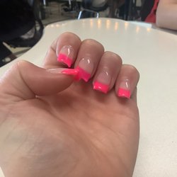 Ladue - I got min done by a lady named Carolina, and she did amazing. I will be wanting her next time.