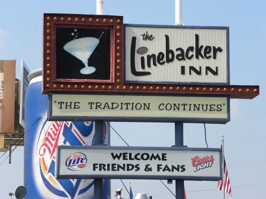 Linebacker Lounge by null
