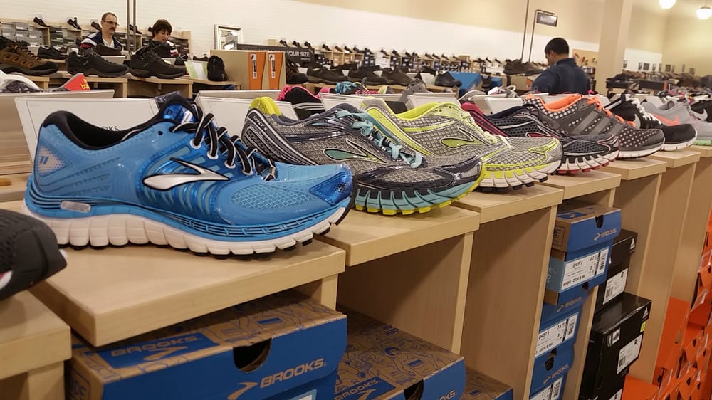brooks shoes warehouse