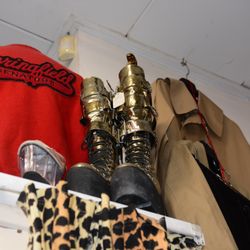 WOW Retro Mens & Ladies - Golden boots