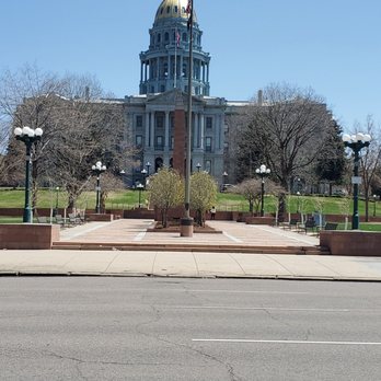 Lincoln Veterans Memorial Park - Lincoln Veterans Park in front of the Capitol - Parks Near Me - Denver, Colorado