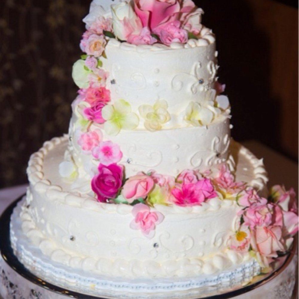 Bev Tanaka - Delicious and stunning wedding cake!! - Party & Event Planning Near Me Bev Tanaka - Delicious and stunning wedding cake!! - Party & Event Planning Near Me