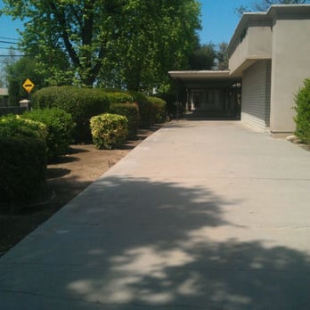 Sinquin Etienne OD - Hallway to ofc from south parking - Optometrists Near Me - Fresno, California Sinquin Etienne OD - Hallway to ofc from south parking - Optometrists Near Me - Fresno, California