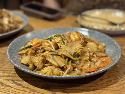 Must Be Thai by null