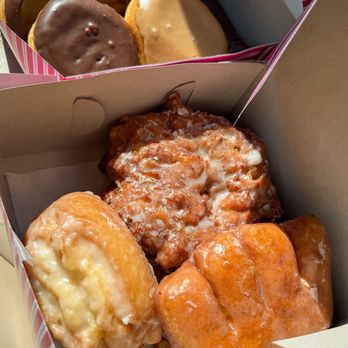 Tasty Donuts - Mix of donuts - Donuts Near Me - Vallejo, California Tasty Donuts - Mix of donuts - Donuts Near Me - Vallejo, California