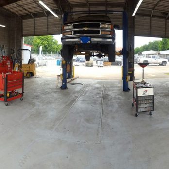 Coleman Autotech - Inside of front shop area. - Auto Repair Near Me - Austin, Texas Coleman Autotech - Inside of front shop area. - Auto Repair Near Me - Austin, Texas