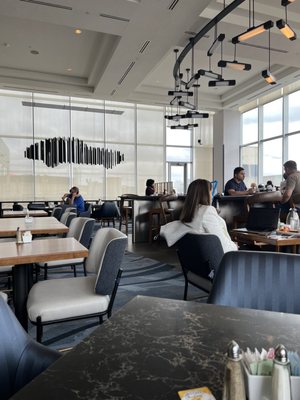 Detroit Marriott at the Renaissance Center by null