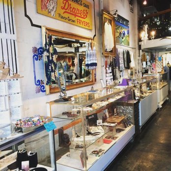 Rochelle's Clothing & Accessories - Women's Clothing Near Me - Saint Augustine, Florida Rochelle's Clothing & Accessories - Women's Clothing Near Me - Saint Augustine, Florida