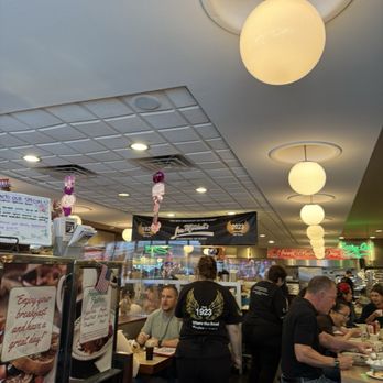 Lou Mitchell's - Breakfast & Brunch Near Me - Chicago, Illinois Lou Mitchell's - Breakfast & Brunch Near Me - Chicago, Illinois