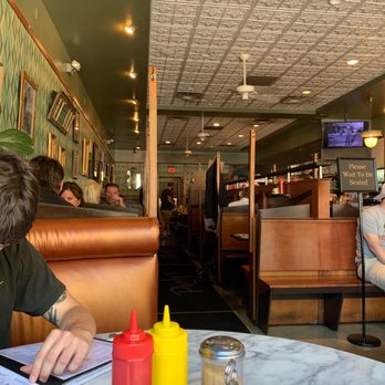 Perly's - Standing/sitting room - Delis Near Me - Richmond, Virginia