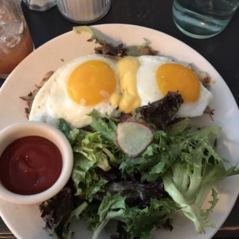 Hamilton's - Beef hash and eggs - Bars Near Me - Brooklyn, New York