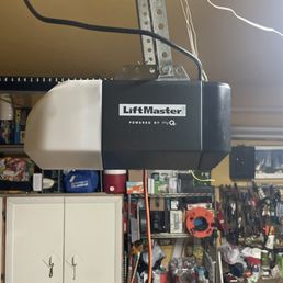 Door garages motorized opener Door garages motorized opener