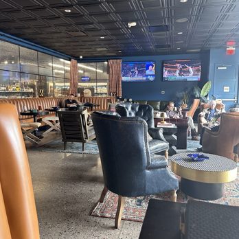 Trevor's Liquor - Lounge area - Beer, Wine & Spirits Near Me - Scottsdale, Arizona Trevor's Liquor - Lounge area - Beer, Wine & Spirits Near Me - Scottsdale, Arizona