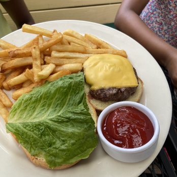 The Irish Inn - Cheeseburger - Irish Near Me - Glen Echo, Maryland