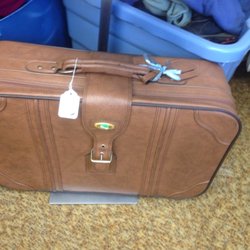 Second Chance - Beautiful old suitcase for $2 (!)
