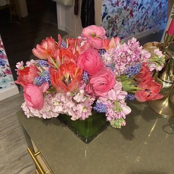 Menlo Botanica - Be My Valentine arrangement - Florists Near Me - Menlo Park, California
