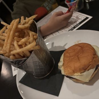 Saddle River Cafe - Kids' cheeseburger with fries - Cafes Near Me - Saddle River, New Jersey Saddle River Cafe - Kids' cheeseburger with fries - Cafes Near Me - Saddle River, New Jersey