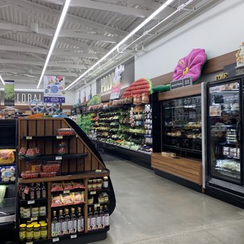 Vons - Inside - Grocery Near Me - Avalon, California