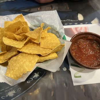 El Canelo Restaurant - Chips and Salsa - Mexican Near Me - Buffalo, New York El Canelo Restaurant - Chips and Salsa - Mexican Near Me - Buffalo, New York