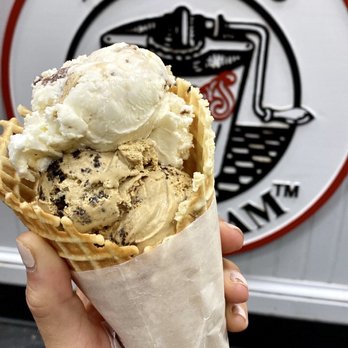 Ashley's Ice Cream Cafe - Coffee Oreo on bottom, Heath on top - Ice Cream & Frozen Yogurt Near Me - Madison, Connecticut