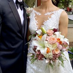 Mari's Flowers - Perfect barn wedding/Bride Groom