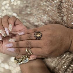 Hi-End nails