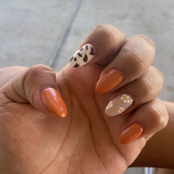 Bellagio Nails - Longhorn, cowprint & daisy! Bc TEXAS! - Nail Technicians Near Me - Round Rock, Texas Bellagio Nails - Longhorn, cowprint & daisy! Bc TEXAS! - Nail Technicians Near Me - Round Rock, Texas