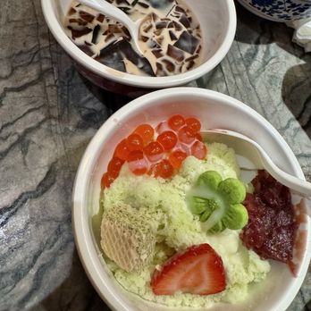 Xiang Hotpot-Brooklyn - Milk tea grass jelly dessert ; shaved ice (+$) - Chinese Near Me - Brooklyn, New York
