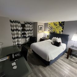 Hotel RL Baltimore Inner Harbor