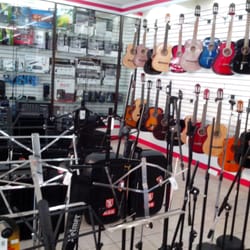 Electrónica González, Suc. Francisco de Montejo - Muchos instrumentos