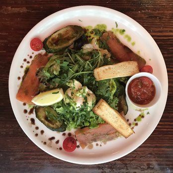 Lézard Café - Salad with burrata, bread, zucchini, salmon, tomato. - Cafes Near Me - Paris, 75 Lézard Café - Salad with burrata, bread, zucchini, salmon, tomato. - Cafes Near Me - Paris, 75