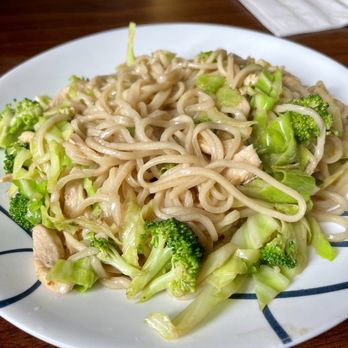 Seasons' Noodle - Garlic Stir-Fry Chicken Noodles w/Garlic Broccoli - Noodles Near Me - Rochester, New York Seasons' Noodle - Garlic Stir-Fry Chicken Noodles w/Garlic Broccoli - Noodles Near Me - Rochester, New York