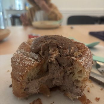 maman - Milk chocolate Sugar bun - Bakeries Near Me - Fairfax, Virginia