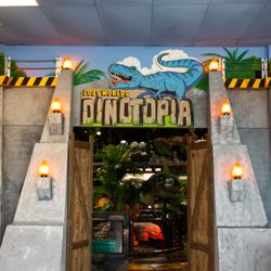 Lost Worlds Dinotopia