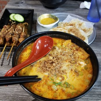 Borneo Eatery - Laksa with Rice Noodles, Satay, Naan with Curry - Indonesian Near Me - Alhambra, California Borneo Eatery - Laksa with Rice Noodles, Satay, Naan with Curry - Indonesian Near Me - Alhambra, California