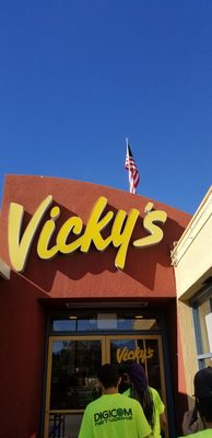 VICKY S RESTAURANT 58 Photos 122 Reviews Burgers 502 S Waterman