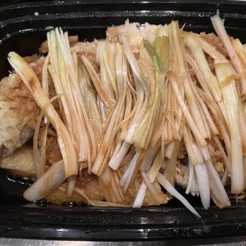 Yuet Lee - Boiled Chicken with Ginger & Green Onion - Chinese Near Me - San Francisco, California