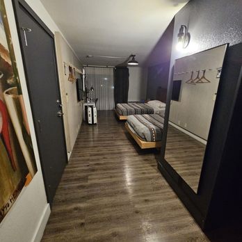 MOXY Phoenix Tempe - Hotels Near Me - Tempe, Arizona