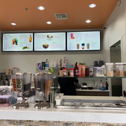 The Berry Bar - Smoothie and slush comin up!