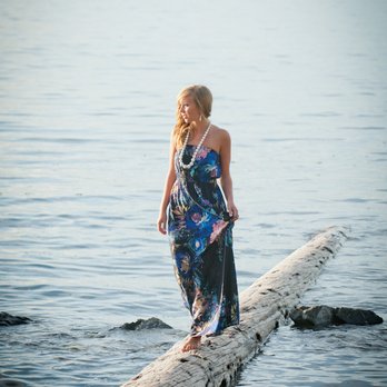 Carol Harrold - West Seattle senior photos - Photographers Near Me - Seattle, Washington Carol Harrold - West Seattle senior photos - Photographers Near Me - Seattle, Washington