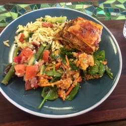 Red Roar - Lasagne and salad