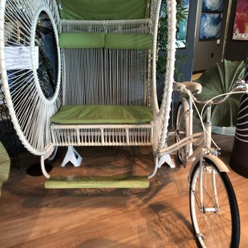Amuse Wine Bar - Rickshaw photobooth - Wine Bars Near Me - Honolulu, Hawaii