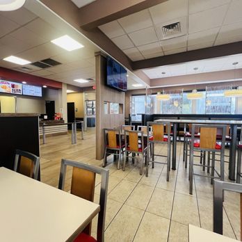 Burger King - Inside Dining Area - Fast Food Near Me - Tampa, Florida Burger King - Inside Dining Area - Fast Food Near Me - Tampa, Florida
