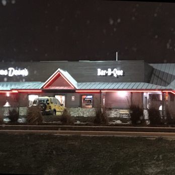 Famous Dave's Bar-B-Que - Front entrance - Barbeque Near Me - Addison, Illinois Famous Dave's Bar-B-Que - Front entrance - Barbeque Near Me - Addison, Illinois