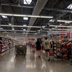 WinCo Foods - Inside