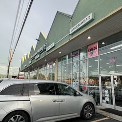 Mountain Mannys - Storefront