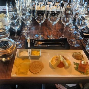 Davies Vineyards - Wine Tasting Room Near Me - Saint Helena, California