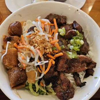 Egg Roll Number 1 - Bun xuong cha gio/rice vermicelli noodle dish with pork chop and egg rolls - Vietnamese Near Me - Indianapolis, Indiana Egg Roll Number 1 - Bun xuong cha gio/rice vermicelli noodle dish with pork chop and egg rolls - Vietnamese Near Me - Indianapolis, Indiana