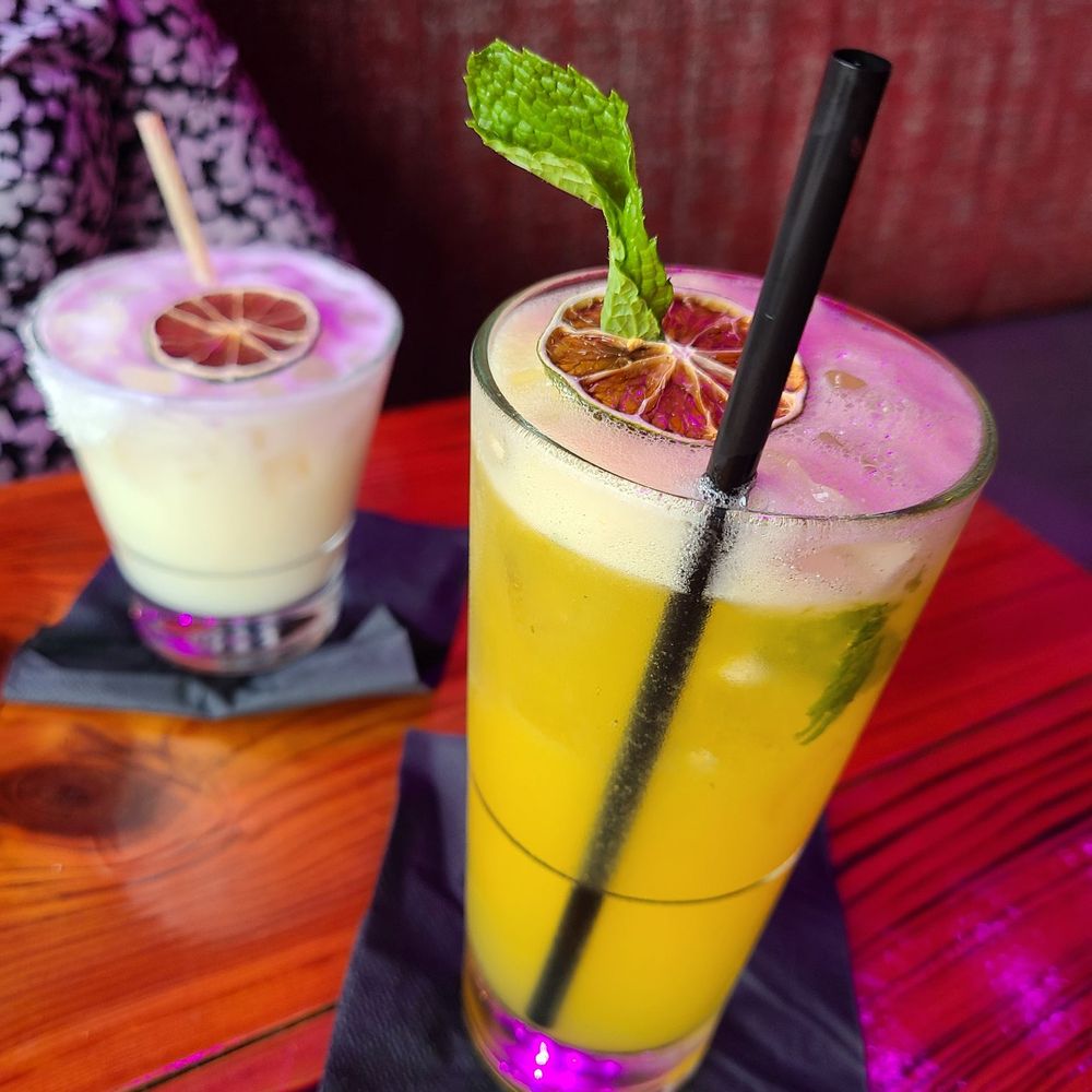 El Tiesto Cafe Pines - Passion fruit mojito and coconut margarita - Sushi Bars Near Me - Pembroke Pines, Florida